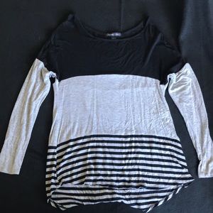 🚫SOLD🚫Double Zero Black & Gray Striped/Solid Top
